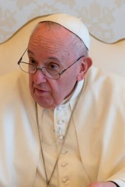 Sebelum Dirawat, Paus Fransiskus Sempat Berselisih dengan Kardinal Soal Defisit Keuangan Vatikan