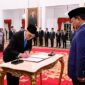 Presiden Prabowo Subianto melantik 31 tokoh dan diplomat sebagai duta besar Republik Indonesia untuk negara-negara sahabat. (Facebook.com @Setkab RI)