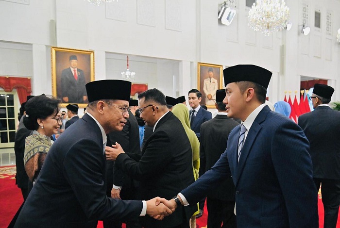 Presiden Prabowo Subianto melantik 31 tokoh dan diplomat sebagai duta besar Republik Indonesia untuk negara-negara sahabat. (Facebook.com @Setkab RI)