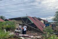 Suasana penanganan pascagempa M6,0 Bengkulu oleh tim gabungan BPBD, TNI, Polri di lokasi terdampak, serta pemberian bantuan untuk warga terdampa bencana gempa bumi, Sabtu (24/5/2025). (Dok. BPBD Bengkulu)