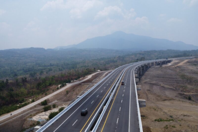 Jalan tol Cisumdawi membentang sepanjang 61,6 KM ini melewati Kabupaten Bandung, Sumedang dan Majalengka. (Dok. PT PII)