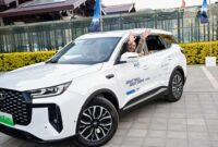 Aaron Zheng, Executive Deputy General Manager of Chery International Marketing Center, personally sat in the driver’s seat and invited two overseas media representatives to experience the advanced strength of VPD technology.